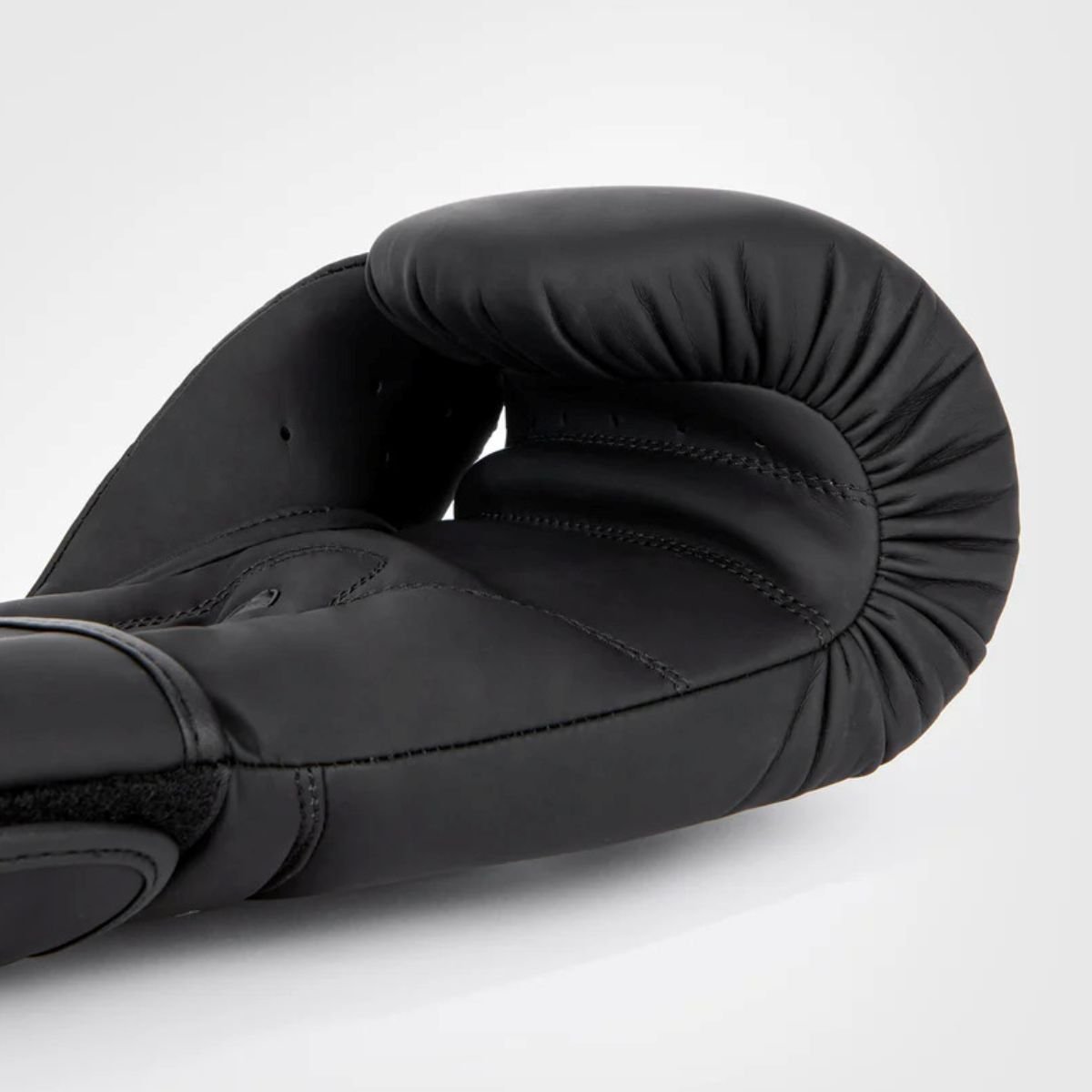 Canlo Boxing Gloves Black/White - Multi-density foam padding detail