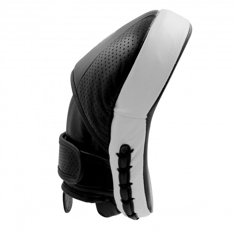 Canlo Pro Speed Focus Pad Black/White - Ergonomic grip for MMA training